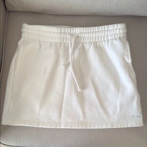 Aritzia White TNA COZY fleece boyfriend mini skirt
